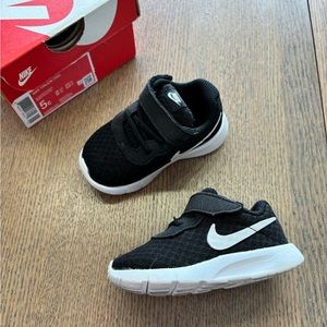 NIKE TANJUN (TDV) SIZE 5c